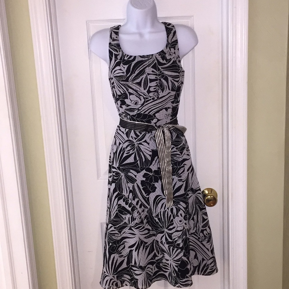 🌪 3/$15 Dress Barn Fit and Flare Sundress